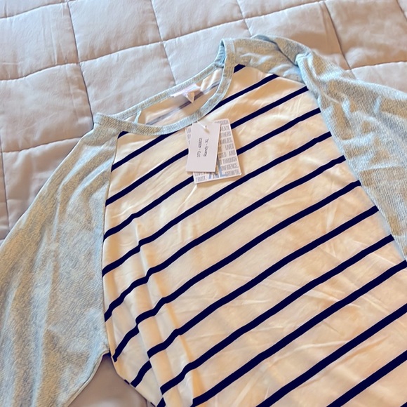 Lularoe Randy top - Picture 2 of 3